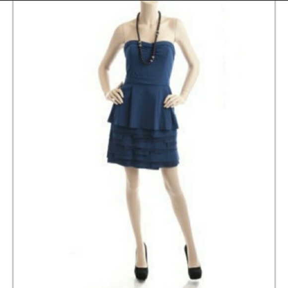 BCBGMaxAzria Peplum Dress with pockets - Picture 2 of 9